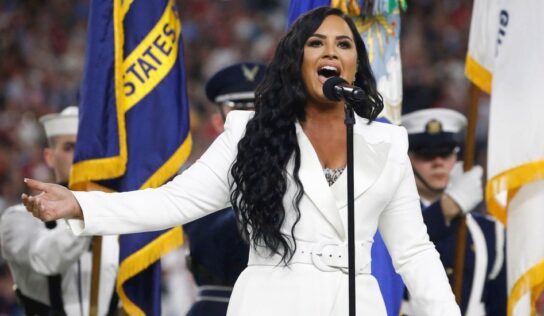 Demi Lovato inaugura el Super Bowl con el Himno de EE.UU.