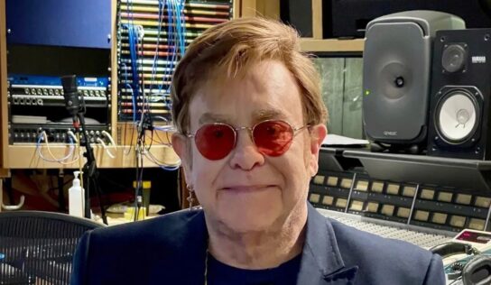 Elton John rinde tributo a Selena durante gira por Texas