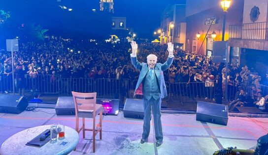 Enrique Guzmán abrió el baúl de los recuerdos durante fiestas patrias en Querétaro