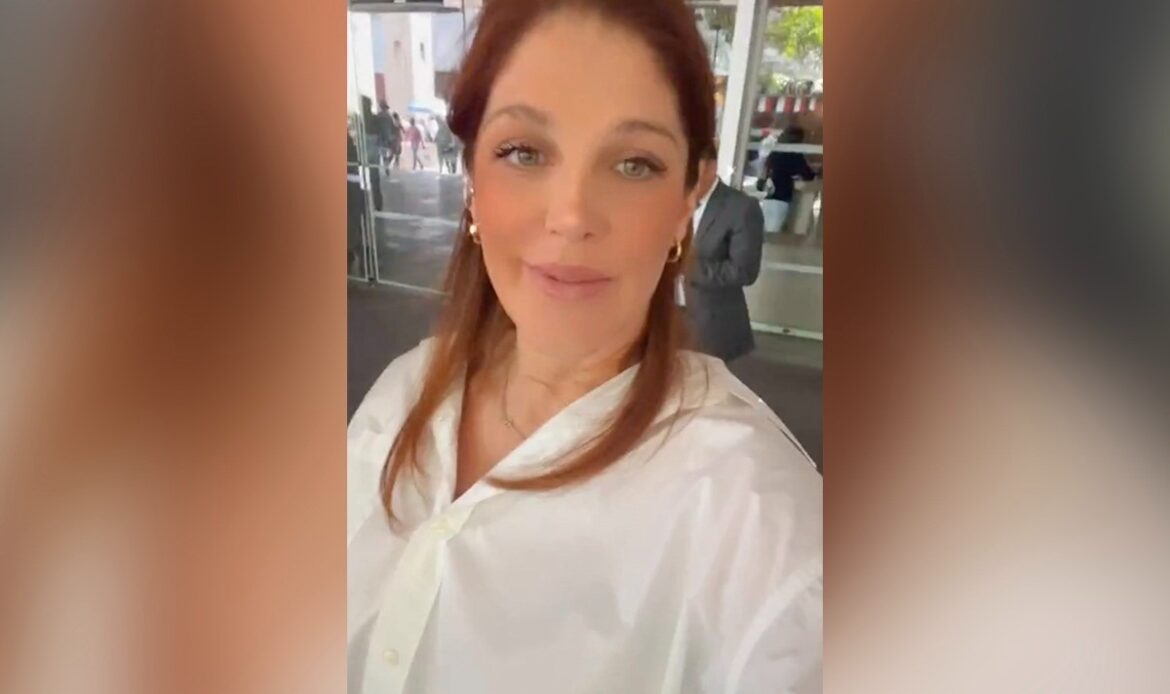 Detienen a la actriz Natalia Alcocer al salir de los juzgados