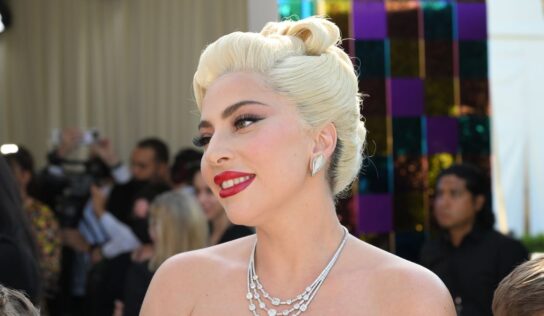 Lady Gaga anuncia álbum de ritmos latinos e idiomas extranjeros