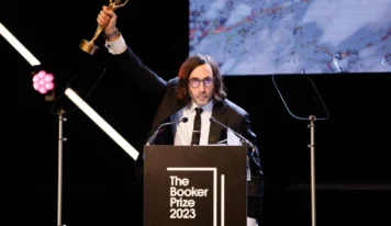 Paul Lynch gana el premio Booker con ‘Prophet song’