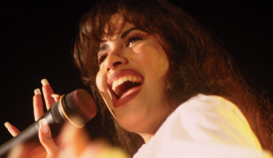 Amazon celebra el 30 aniversario de ‘Amor prohibido’, el icónico álbum de Selena