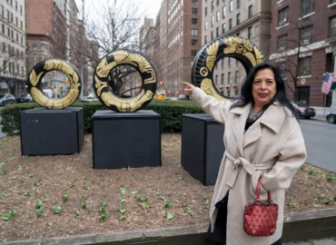 Betsabeé Romero instala en Nueva York esculturas que dignifican la migración