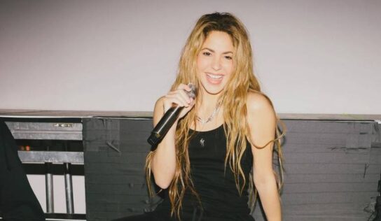Concierto de Shakira reúne a cientos de latinos en Times Square