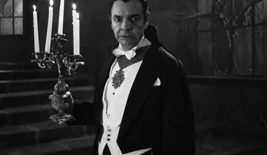 Eugenio Derbez es Drácula en la comedia que revive cómo se grabó el filme en 1930