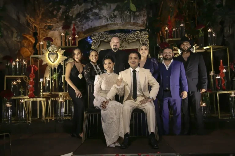 Revelan los retratos oficiales de la boda de Angela Aguilar y Christian Nodal